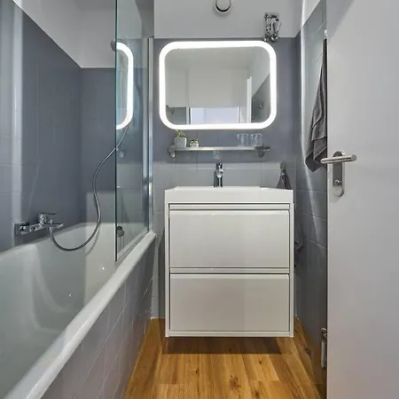Apartman Modern, Gemuetlich, Panorama, Pool & Sauna, Netflix *